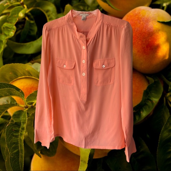 🍑 J.crew blouse 🍑 - Picture 3 of 8